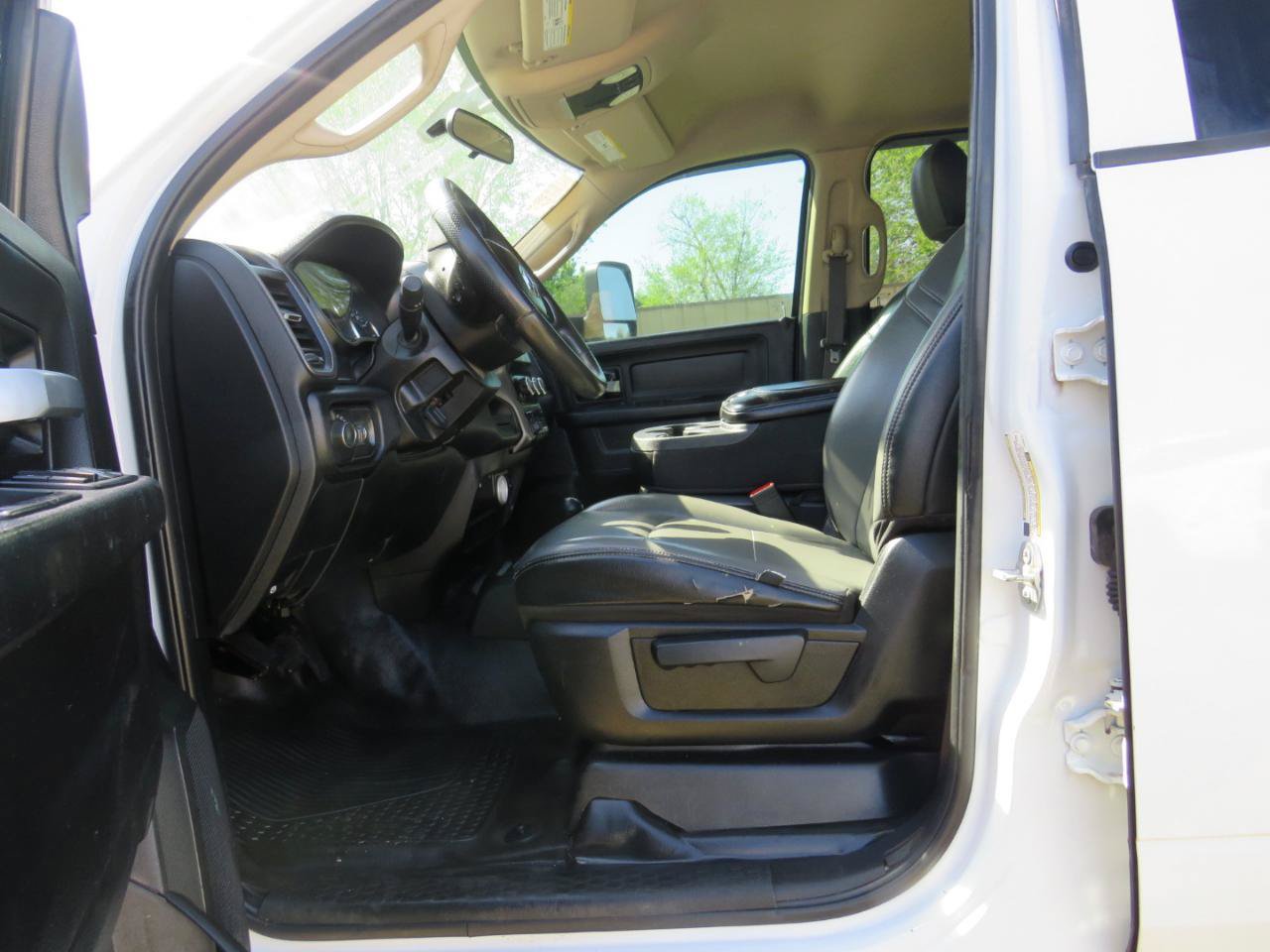 Used 2019 RAM 3500 Tradesman w/ Chrome Appearance Group AWD/4WD image 15