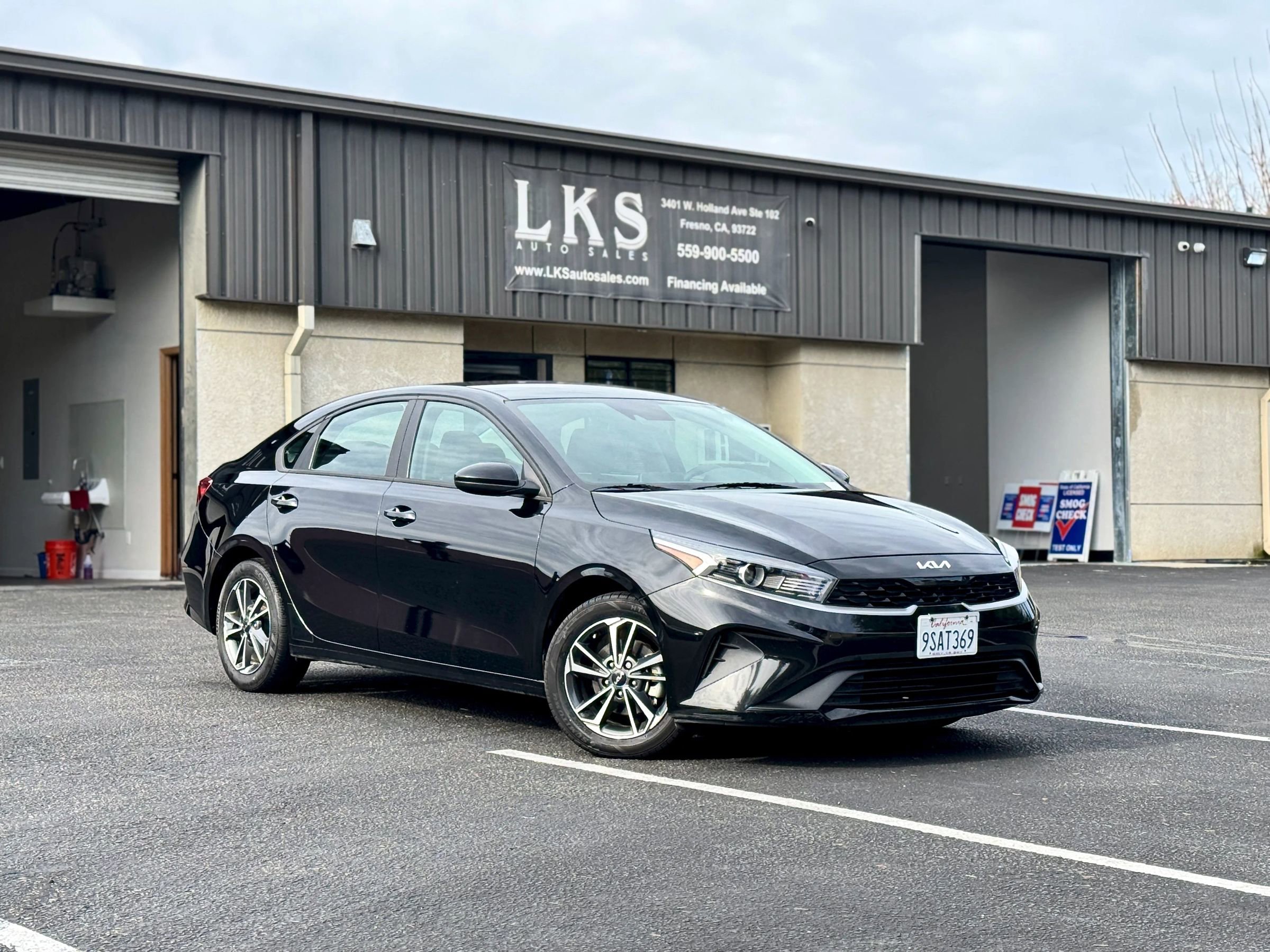 Used 2023 Kia Forte LXS image 1