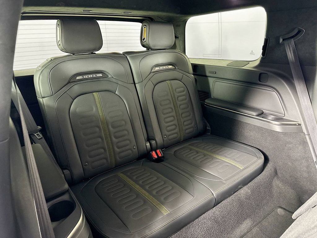 Used 2025 Rivian R1S Adventure image 32