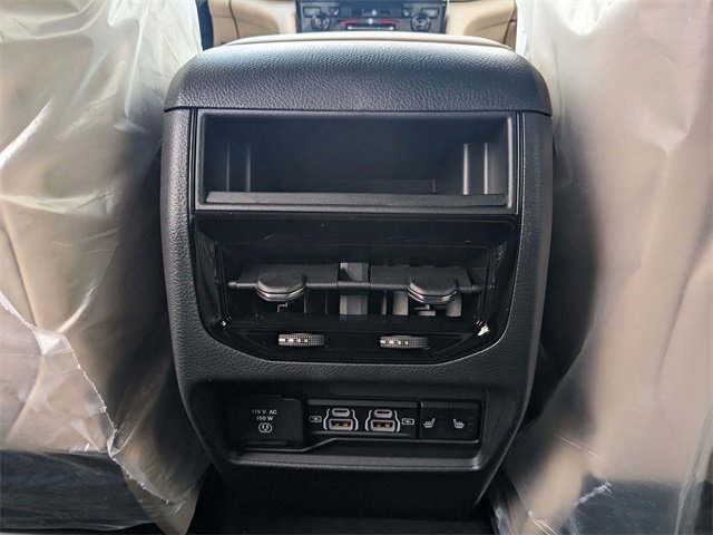 New 2025 Jeep Grand Cherokee Limited image 12