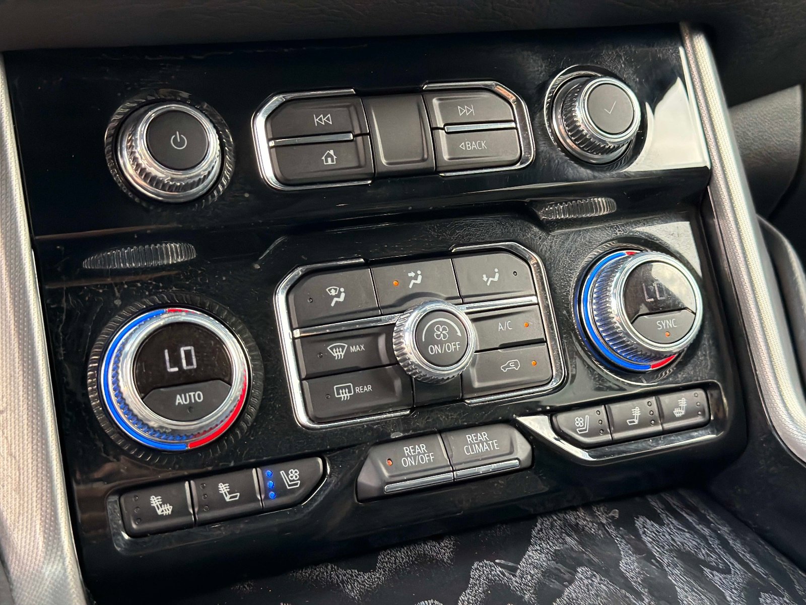 Used 2023 GMC Yukon XL Denali image 43