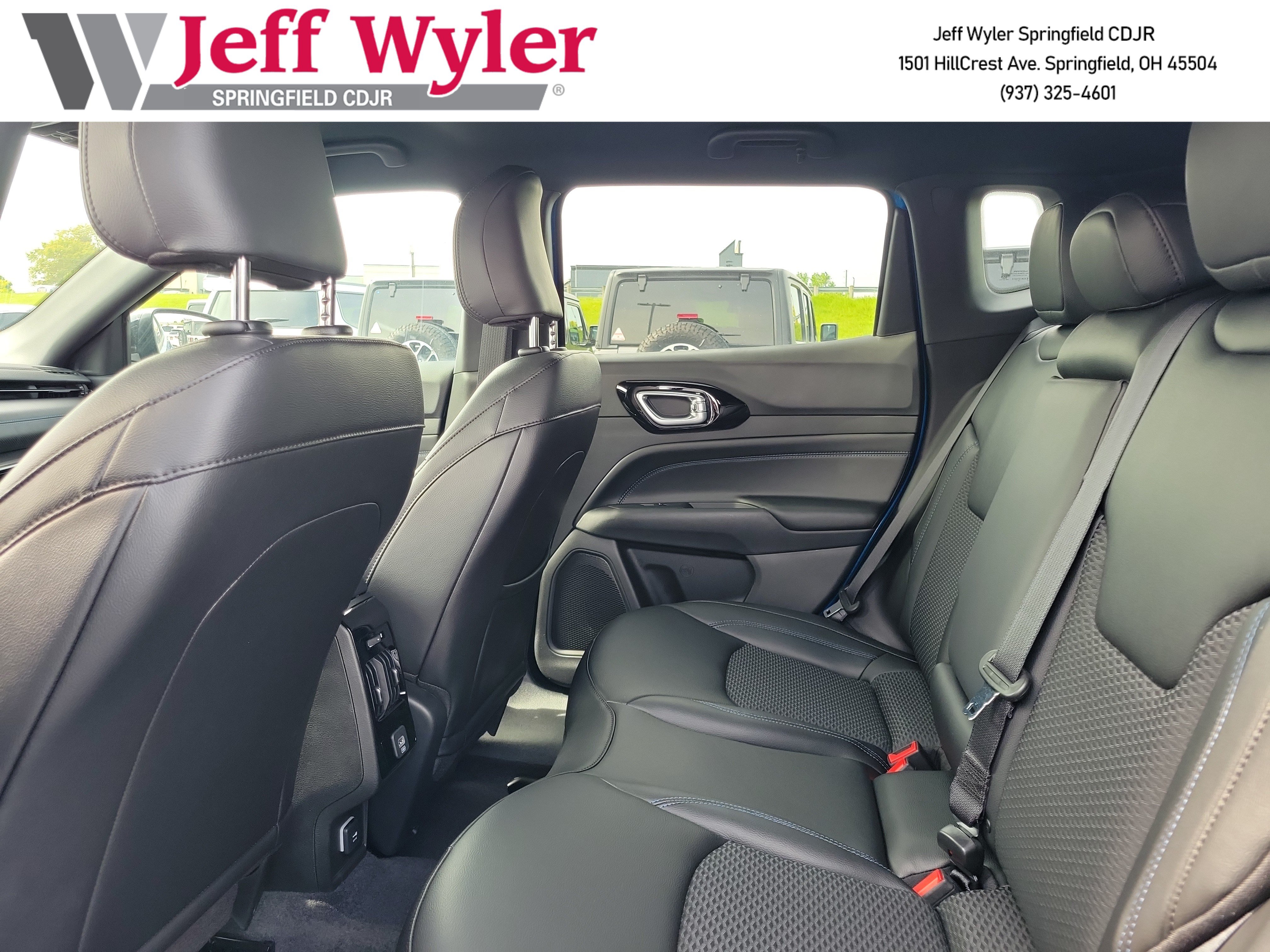 New 2026 Jeep Compass Latitude AWD/4WD image 16