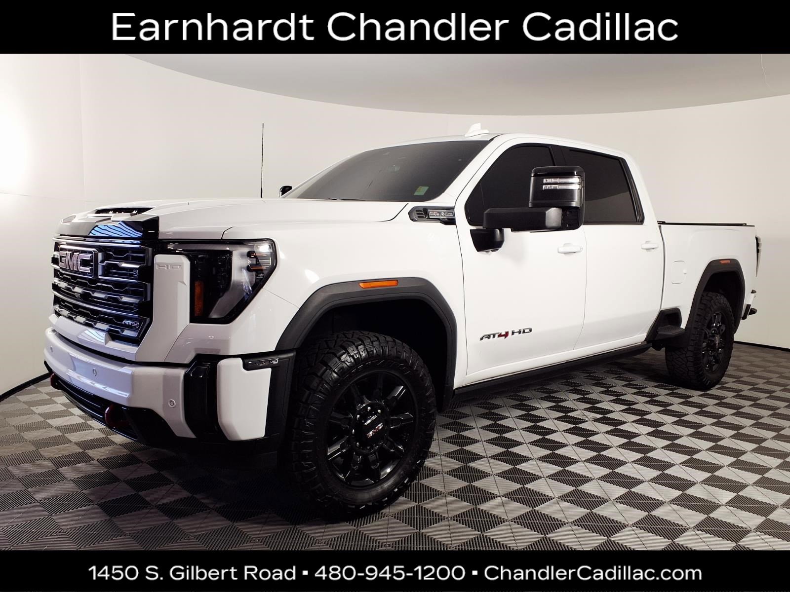 Used 2024 GMC Sierra 2500 AT4 w/ Technology Package AWD/4WD image 1