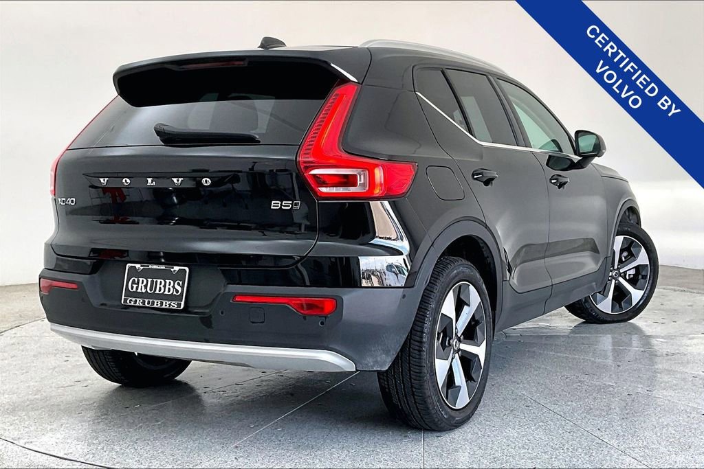 Certified 2025 Volvo XC40 B5 Plus image 2