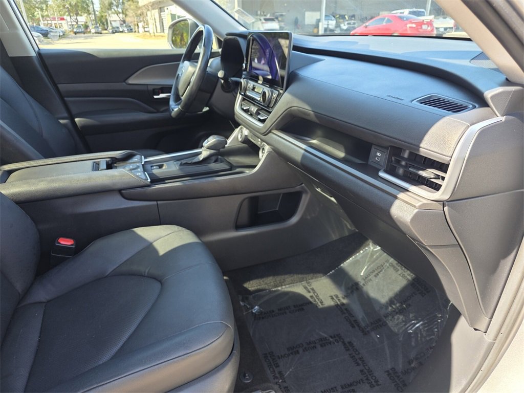 Certified 2024 Toyota Grand Highlander XLE image 13