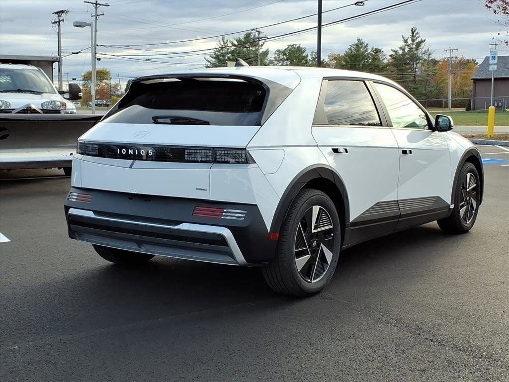 New 2025 Hyundai Ioniq 5 SE image 8