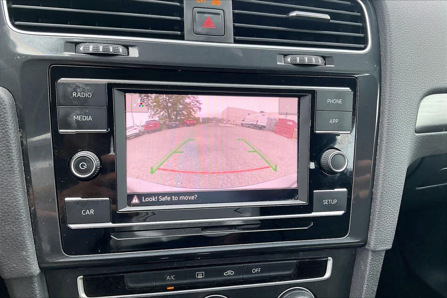 Used 2019 Volkswagen Golf S FWD image 28