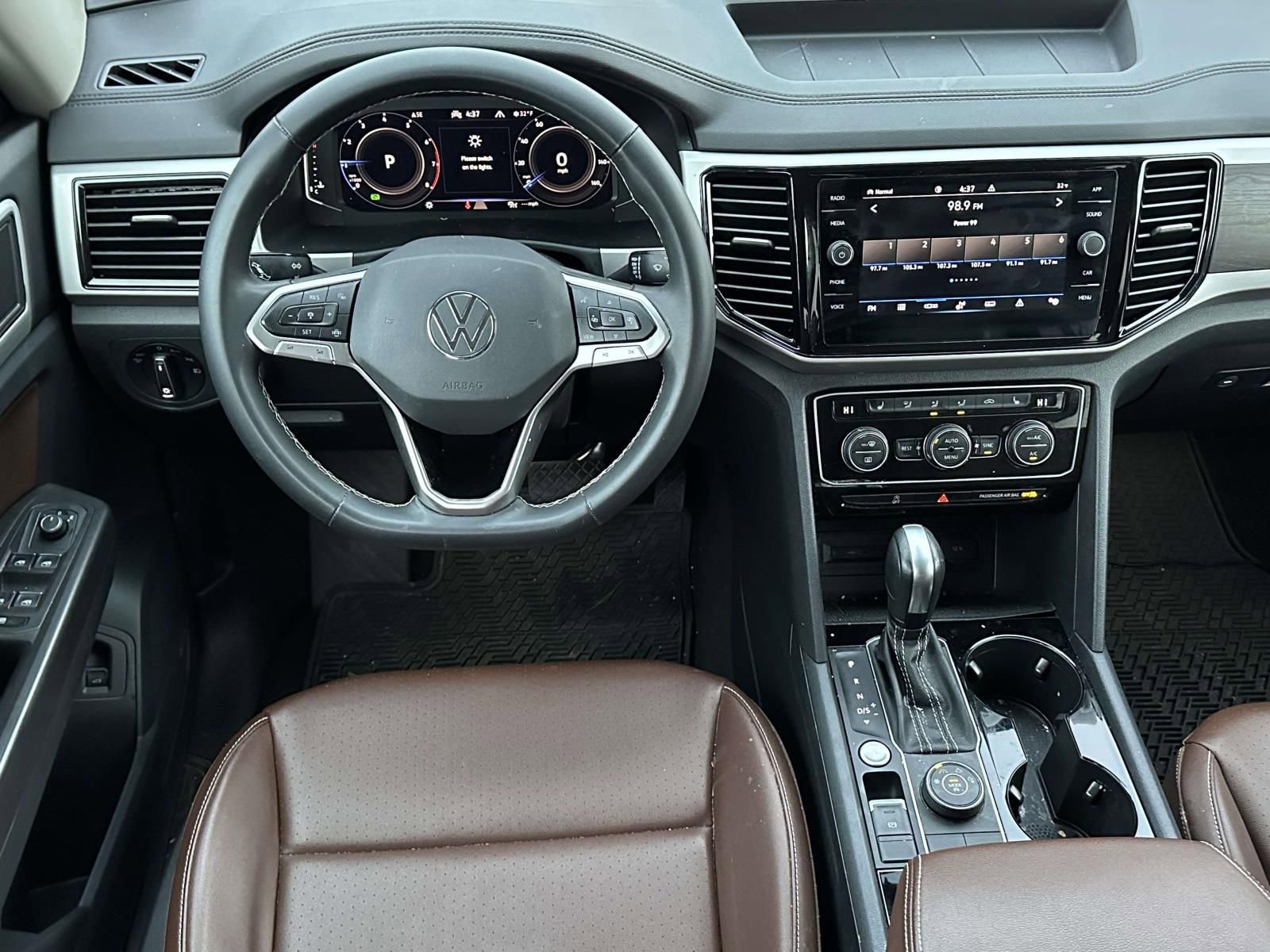 Used 2022 Volkswagen Atlas SE w/ Panoramic Sunroof Package image 9