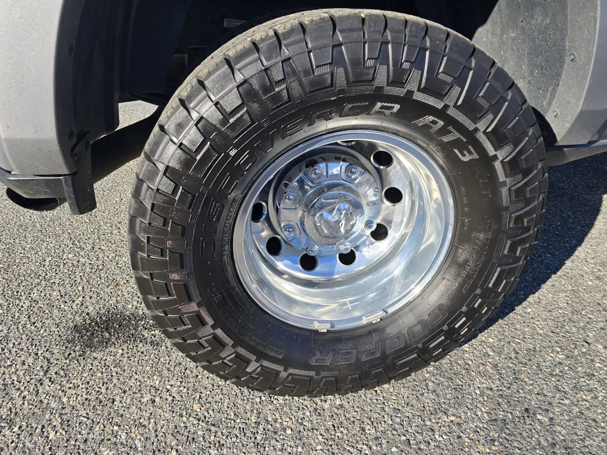 Used 2019 RAM 3500 Laramie image 24