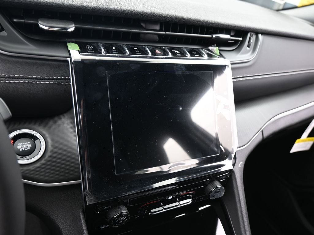 New 2026 Jeep Grand Cherokee L Laredo image 17