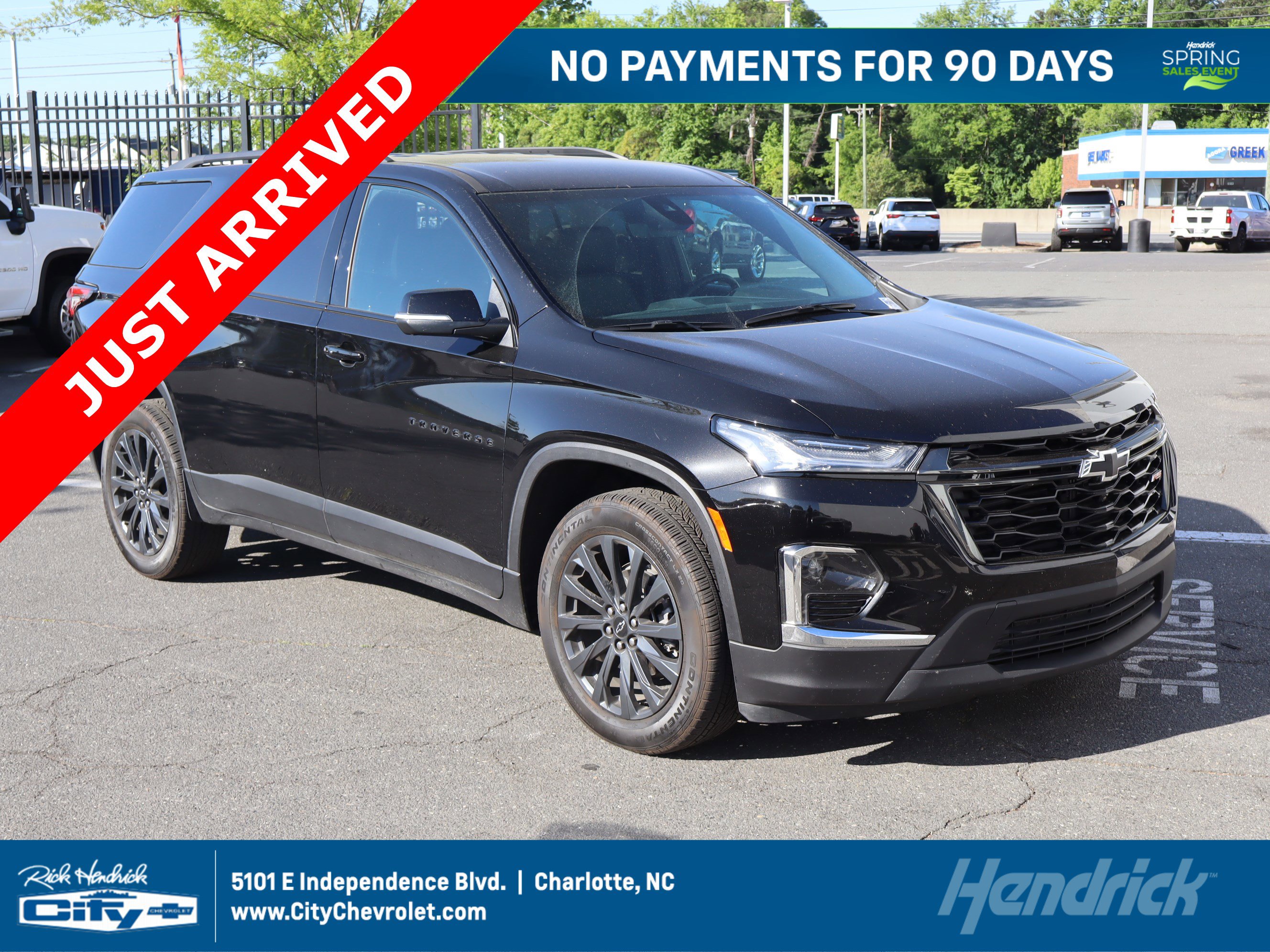Used 2023 Chevrolet Traverse RS FWD image 1