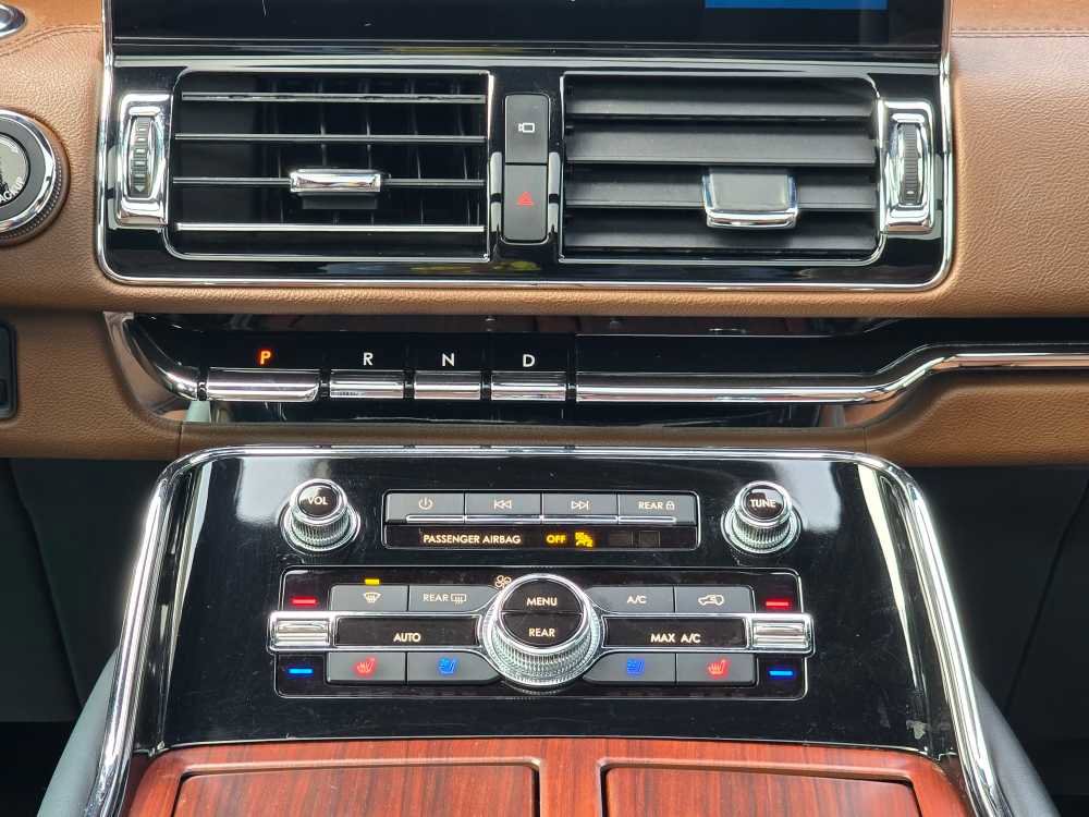Used 2023 Lincoln Navigator Reserve image 21