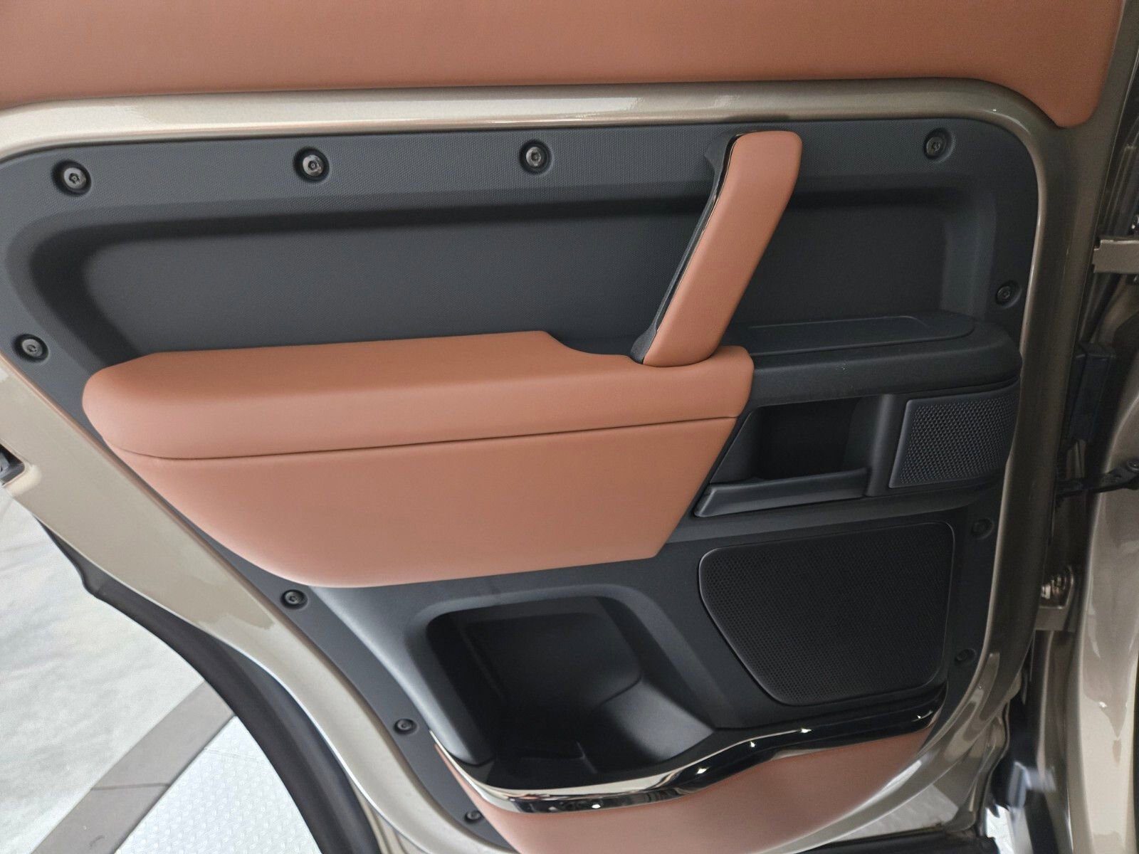 New 2026 Land Rover Defender 110 OCTA image 21