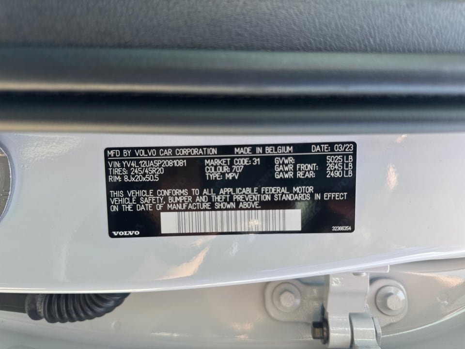 Certified 2023 Volvo XC40 B5 Ultimate w/ Climate Package AWD/4WD image 35