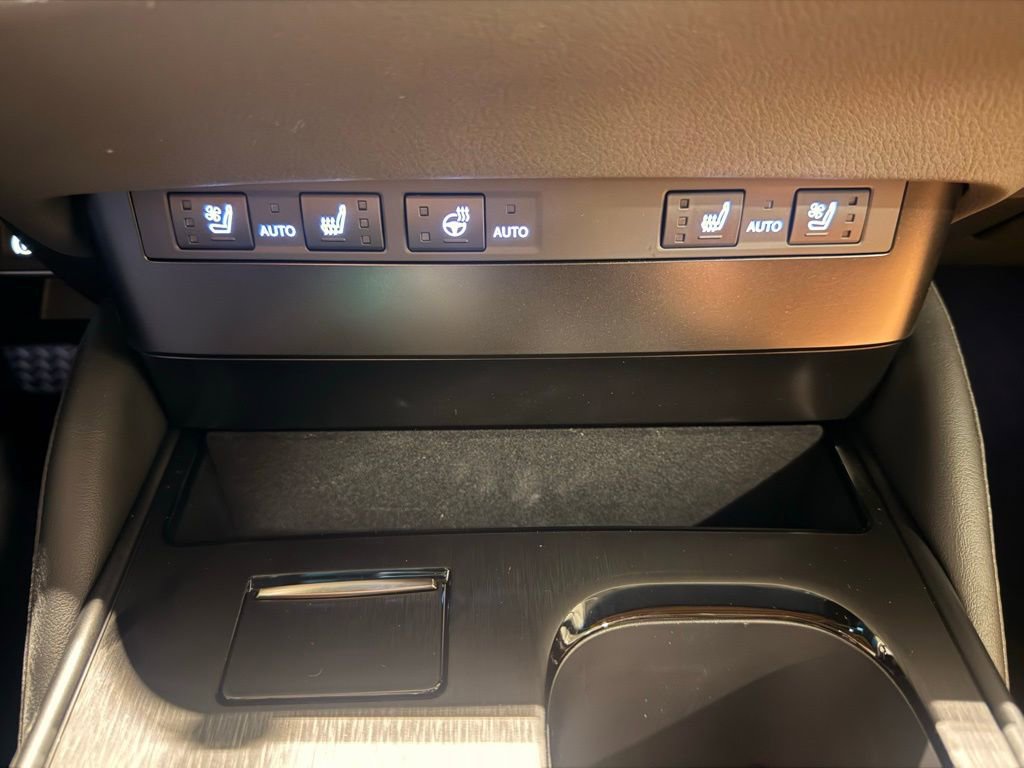 Used 2024 Lexus ES 350 w/ Premium Package image 26