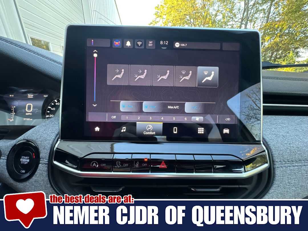 Used 2024 Jeep Compass Latitude AWD/4WD image 18
