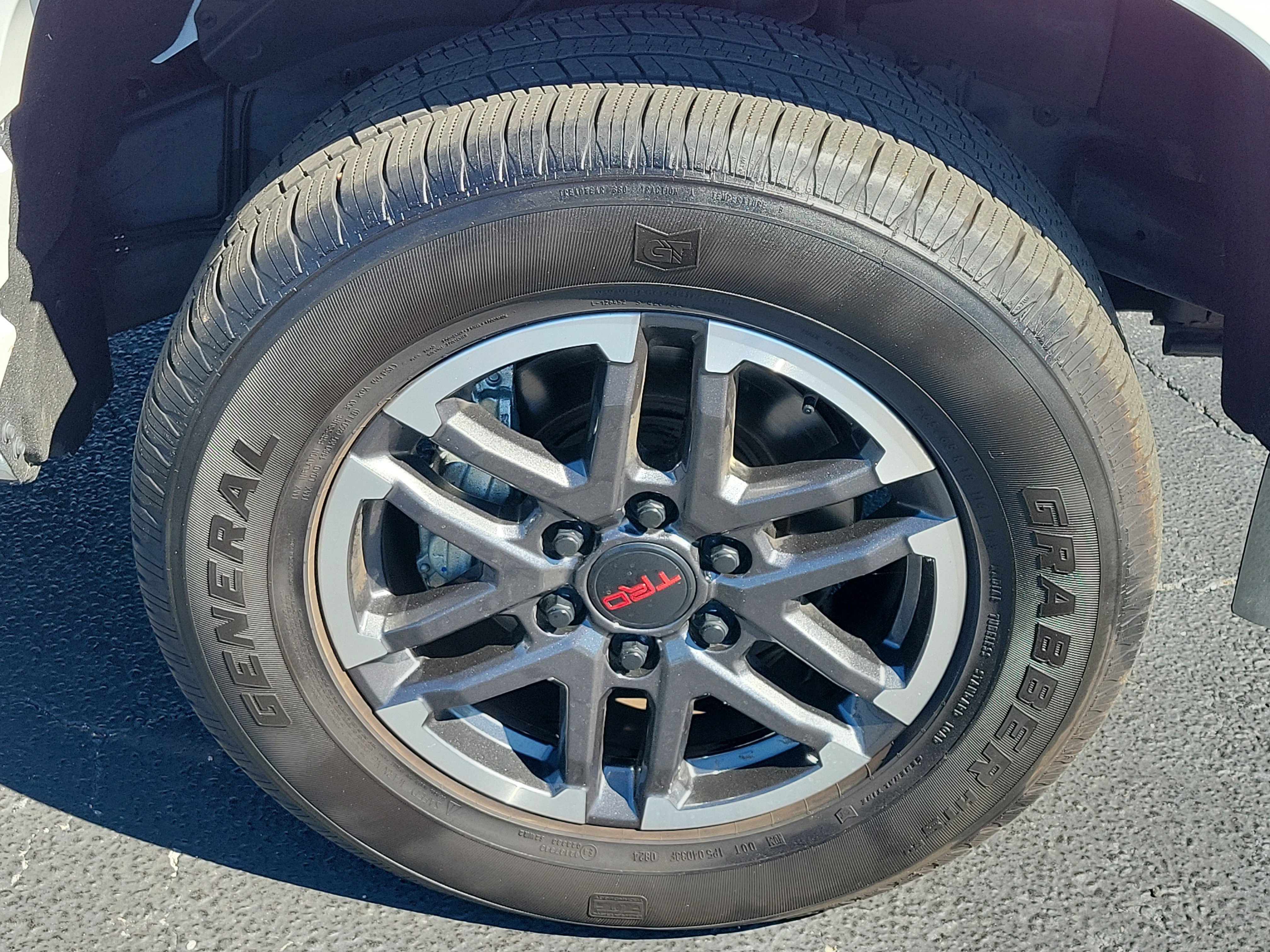 Used 2024 Toyota Tacoma TRD Sport w/ TRD Sport Upgrade Package image 8