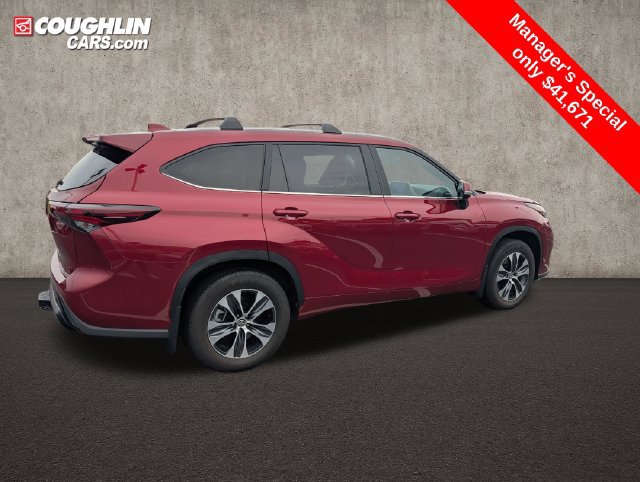 Used 2025 Toyota Highlander XLE AWD/4WD image 9