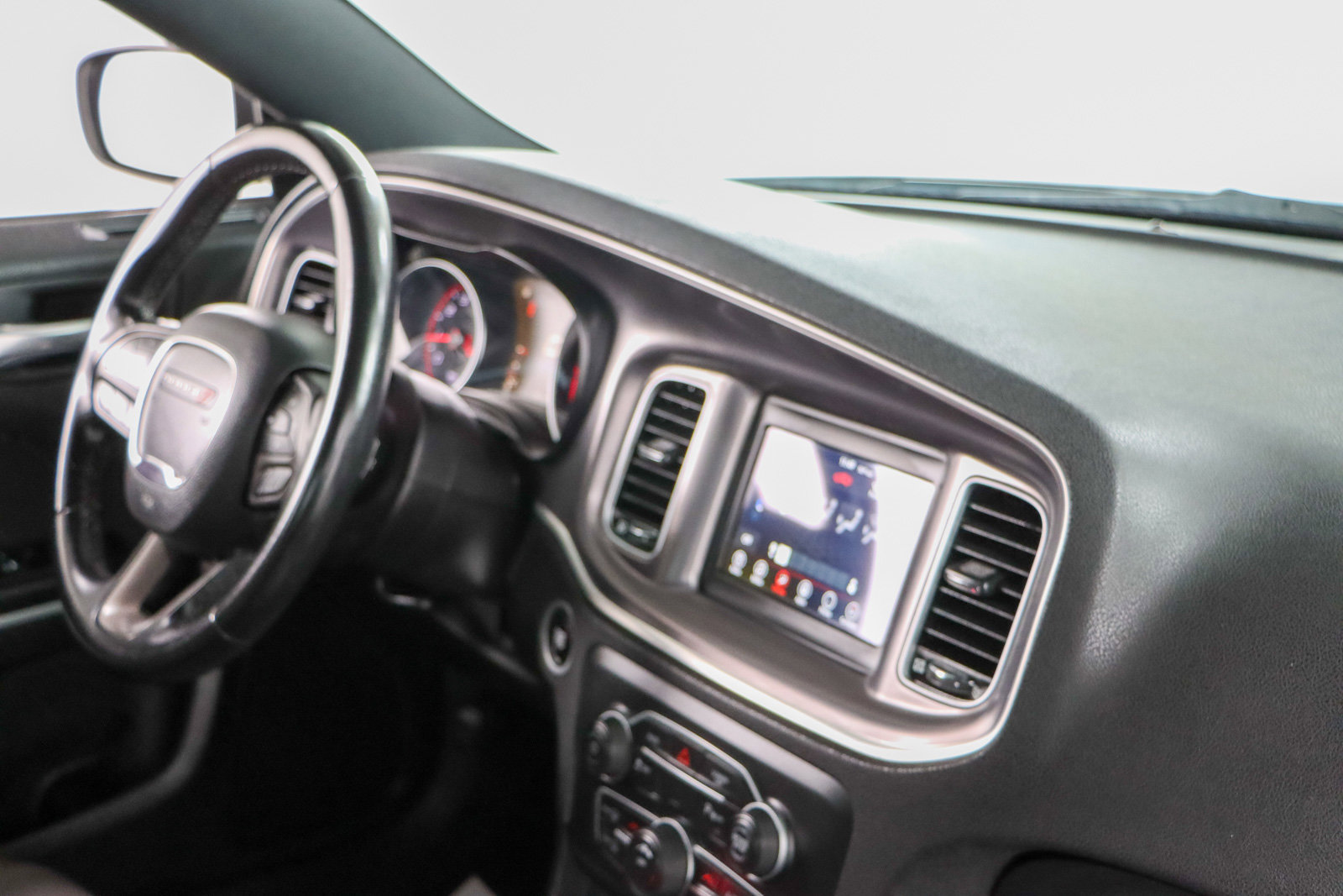 Used 2022 Dodge Charger SXT image 25