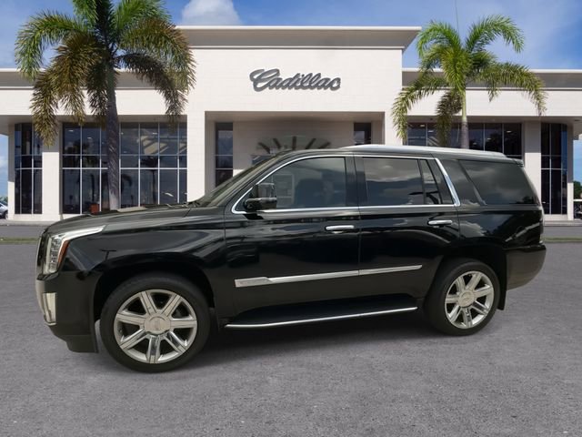 Used 2019 Cadillac Escalade Luxury AWD/4WD image 7
