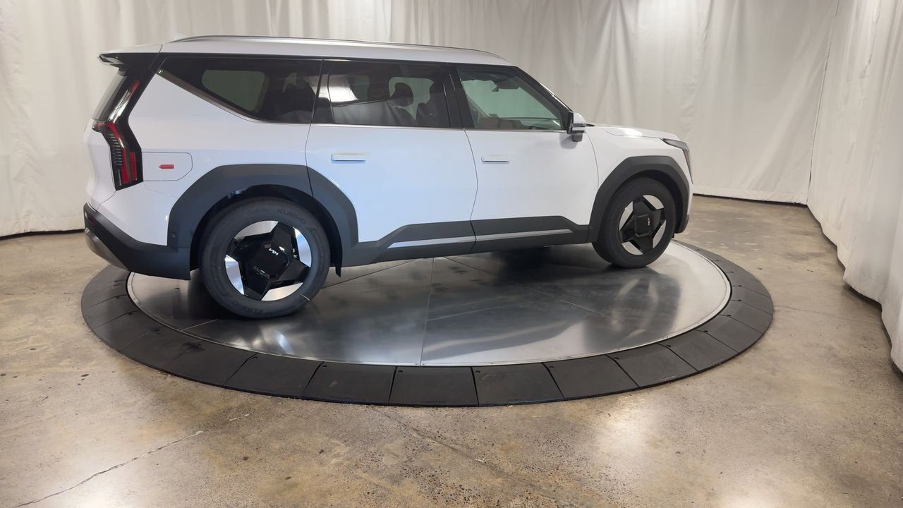 New 2026 Kia EV9 Wind image 2