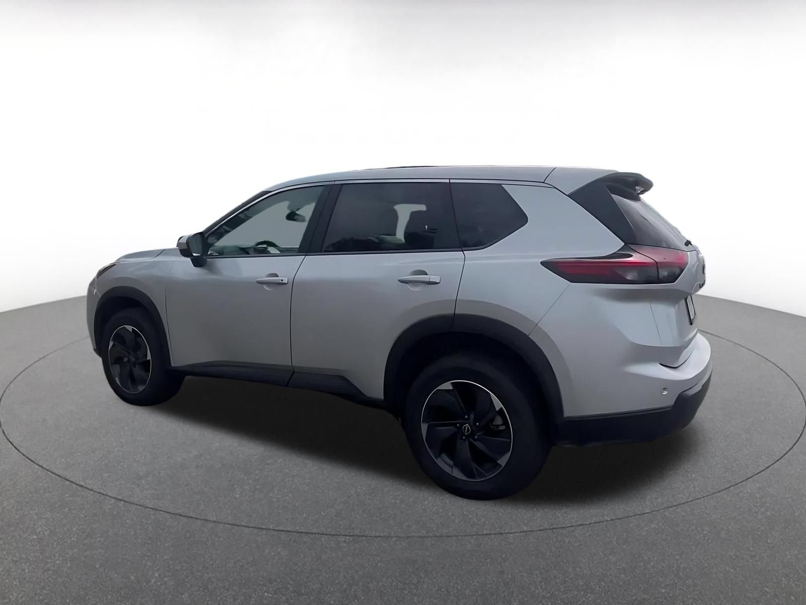 Used 2025 Nissan Rogue SV FWD image 10