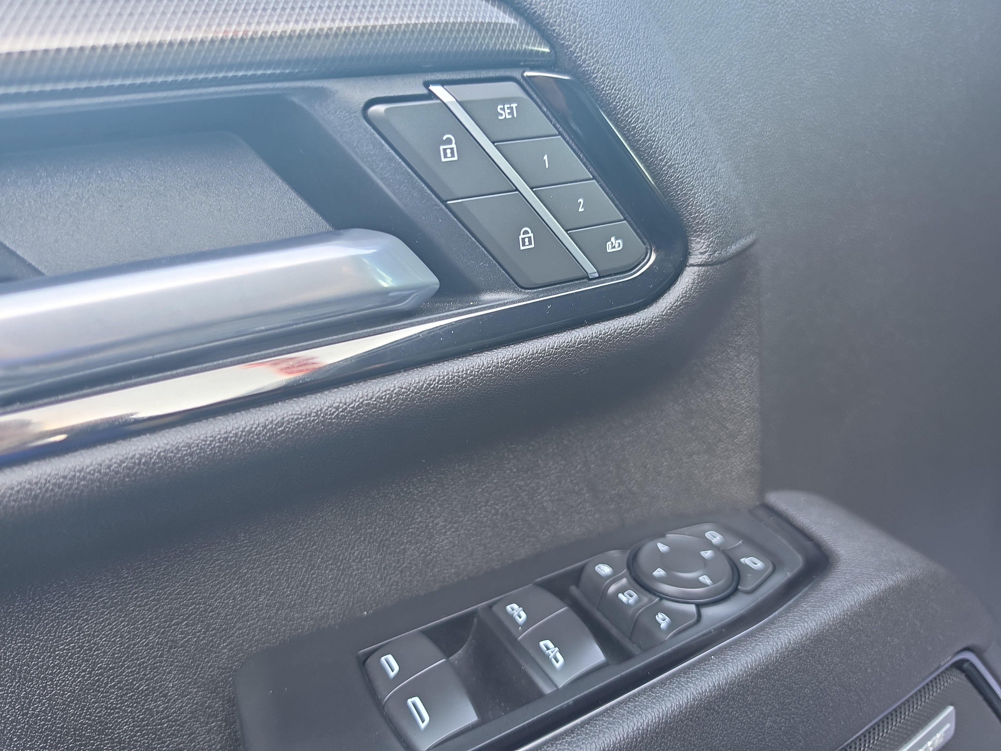 Used 2025 GMC Sierra 2500 AT4 AWD/4WD image 19