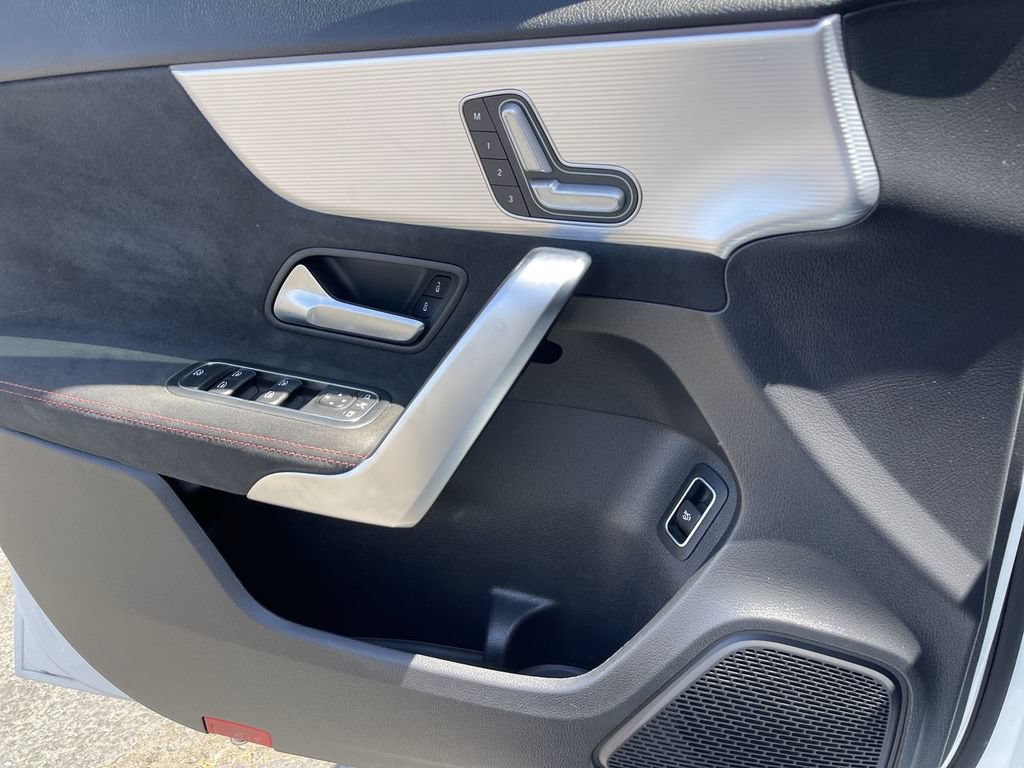 Used 2022 Mercedes-Benz A 220 image 21