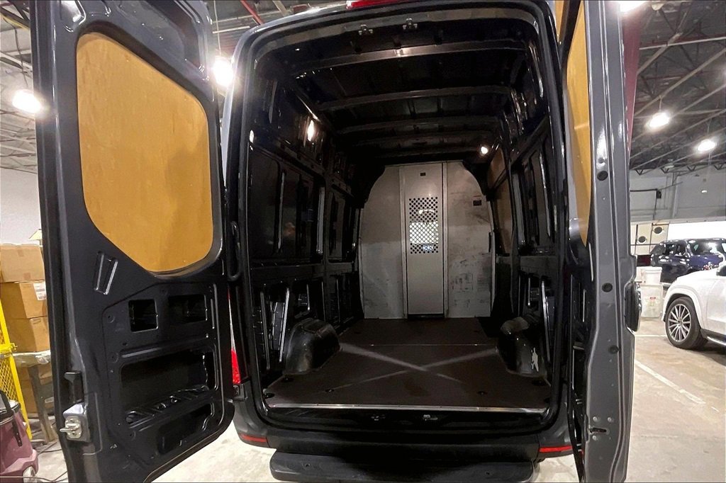 Used 2023 Mercedes-Benz Sprinter 2500 image 19
