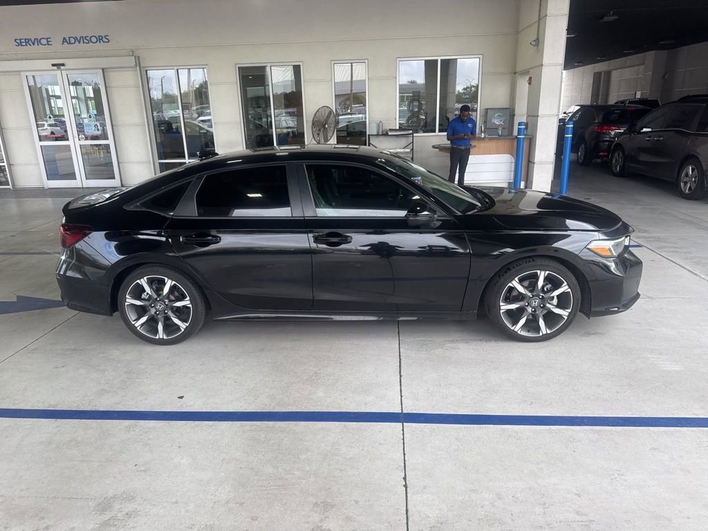 Used 2025 Honda Civic Sport Touring image 1
