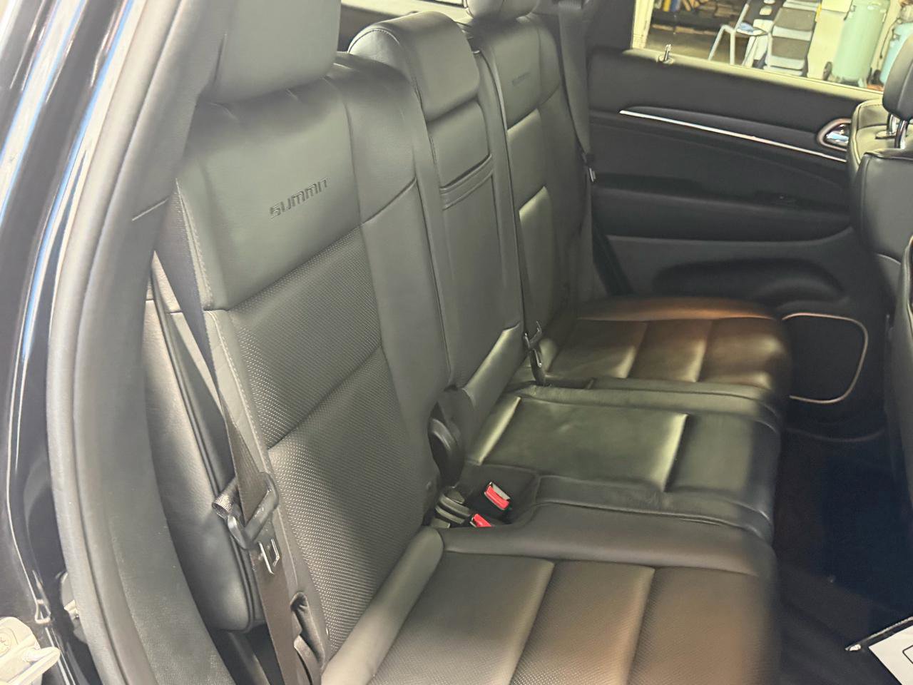 Used 2016 Jeep Grand Cherokee Summit w/ Platinum Series Group AWD/4WD image 35