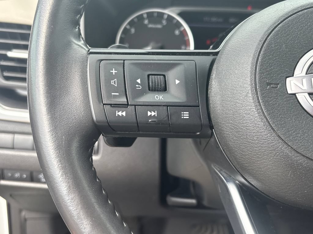Used 2023 Nissan Rogue SV w/ SV Premium B Package FWD image 13