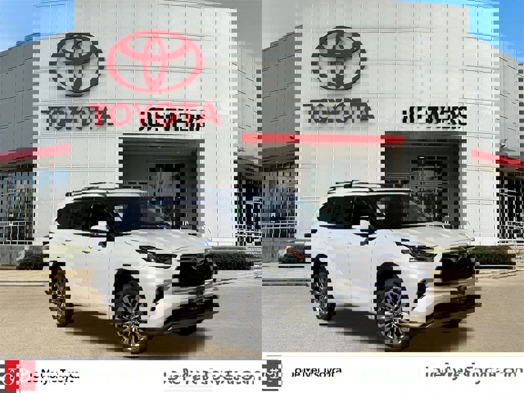 New 2026 Toyota Highlander Platinum