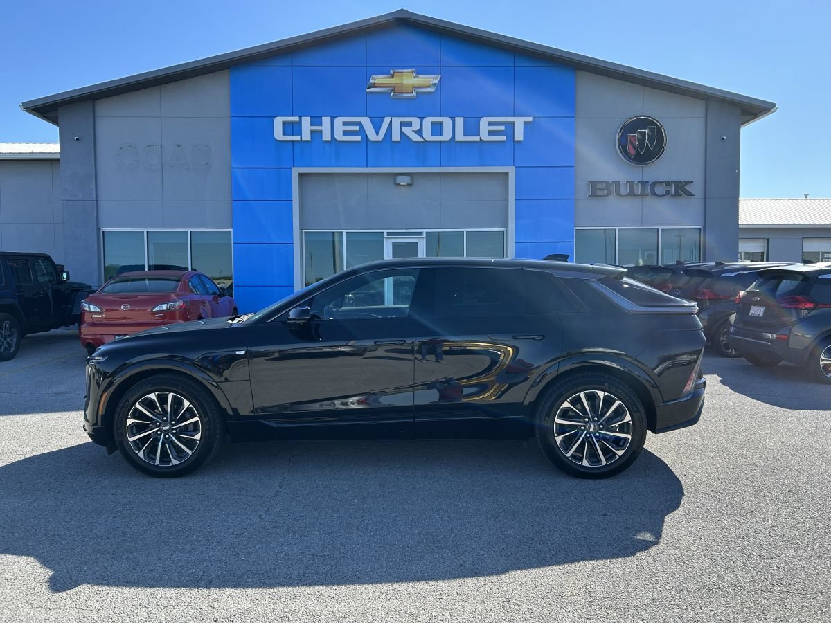 Used 2024 Cadillac Lyriq Sport AWD/4WD image 3