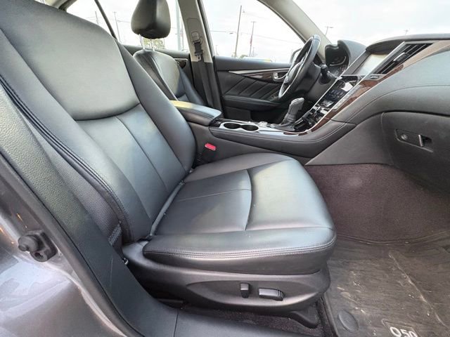Used 2019 INFINITI Q50 Luxe w/ Essential Package (3.0T Luxe) image 5