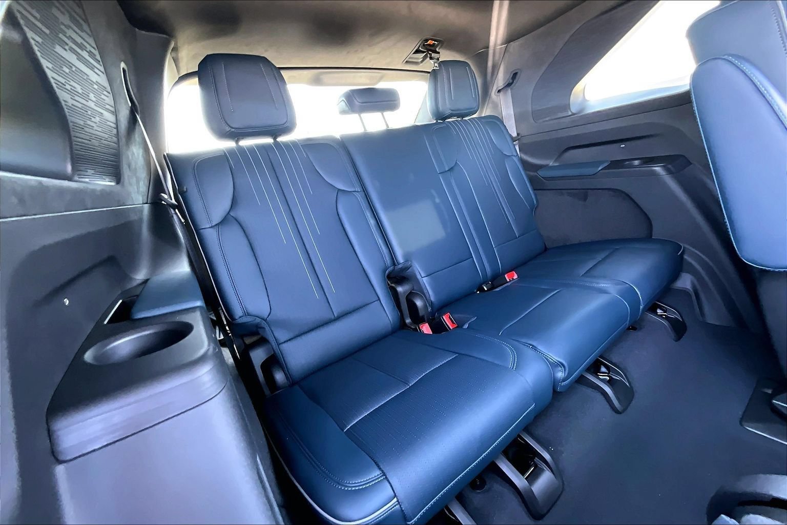 New 2026 Cadillac Escalade IQ Luxury 2 w/ LPO, Floor Liner Package AWD/4WD image 30