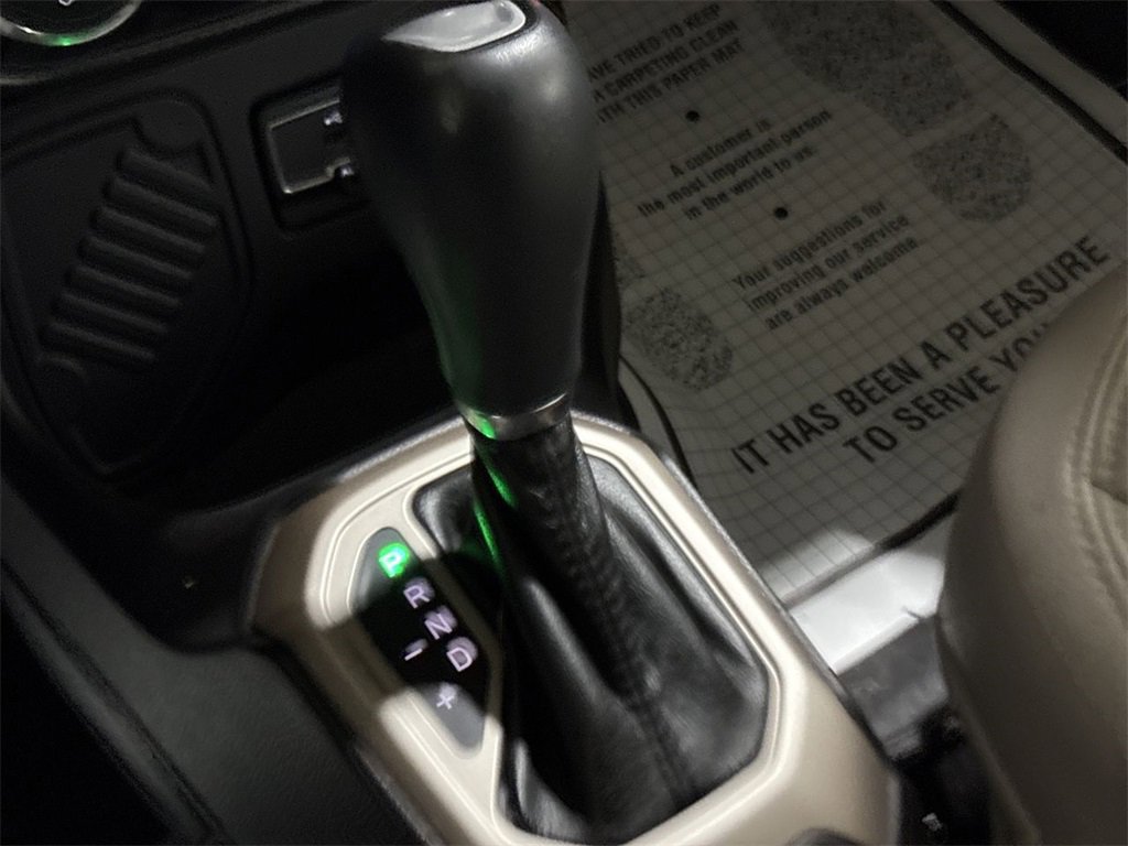 Used 2015 Jeep Renegade Latitude w/ Popular Equipment Group image 16