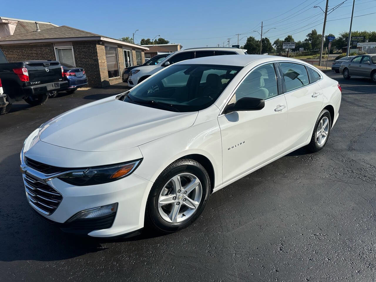 Used 2020 Chevrolet Malibu LS image 2