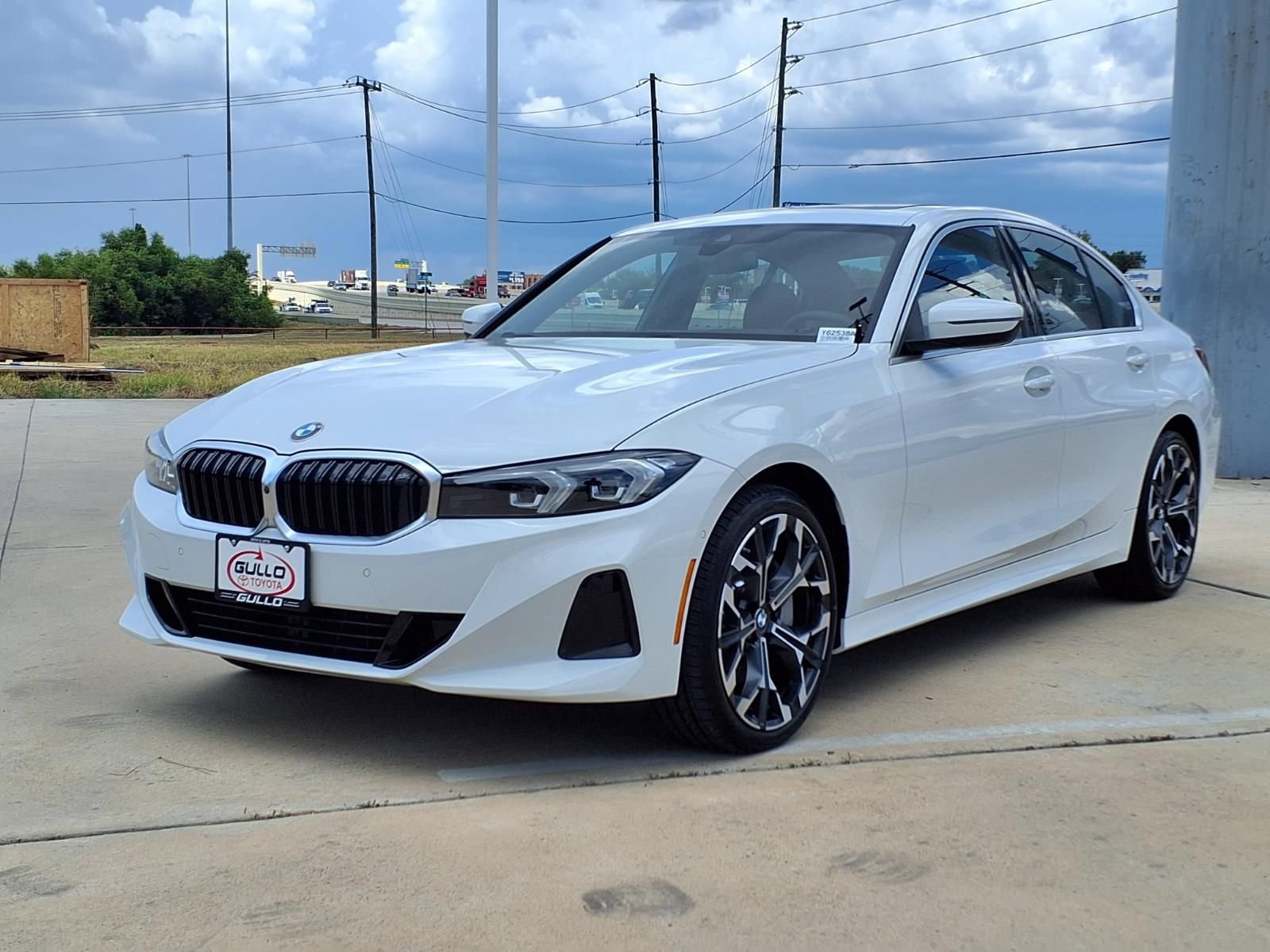 Used 2026 BMW 330i Sedan w/ Premium Package RWD image 4