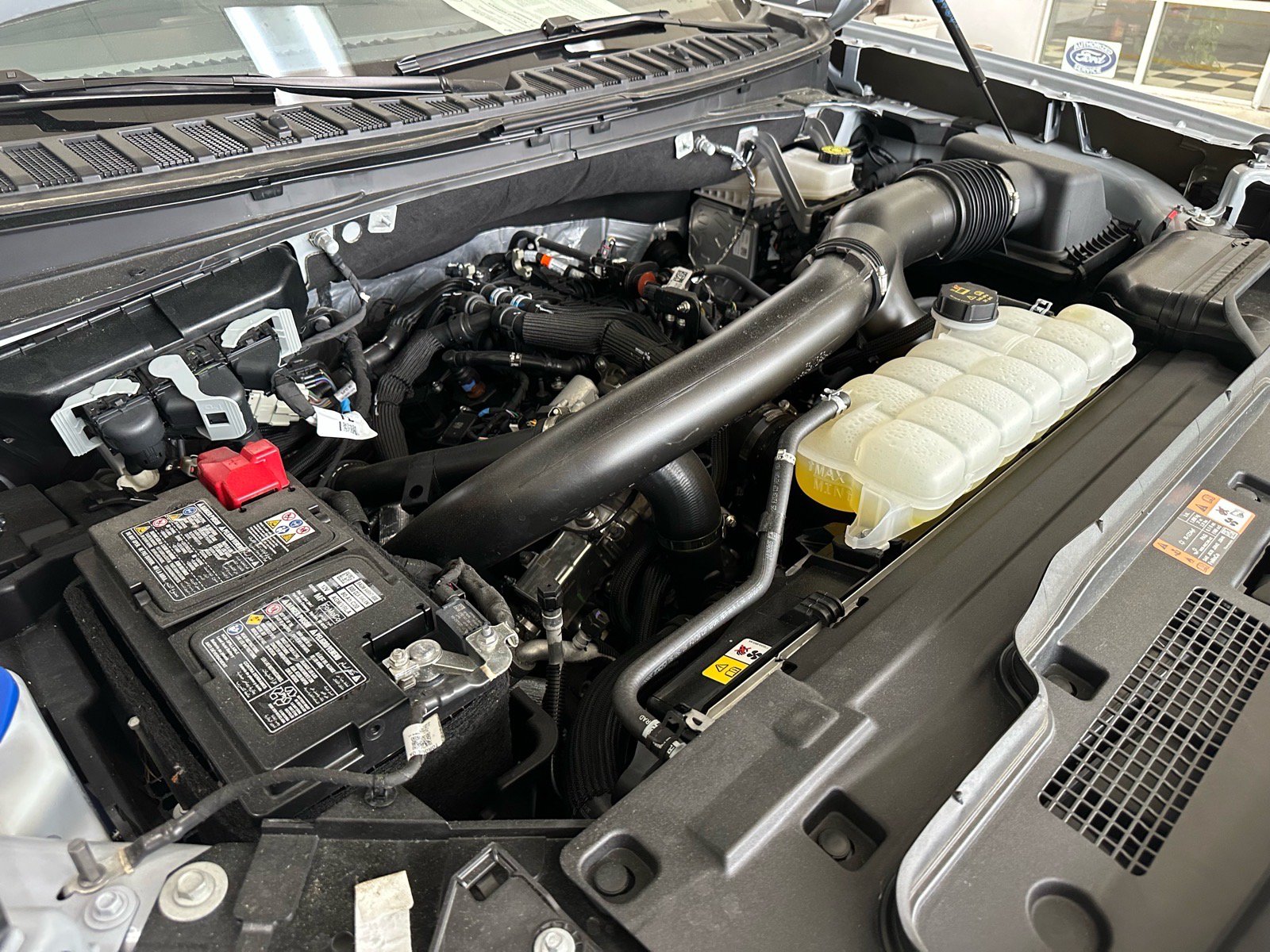 Certified 2025 Ford Expedition Max Platinum AWD/4WD image 16
