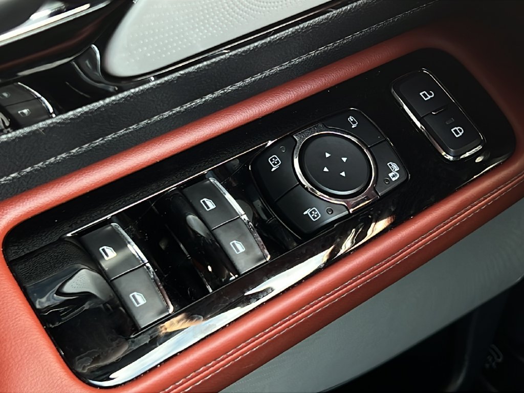 Used 2025 Lincoln Aviator Reserve w/ Luxury Package RWD image 20