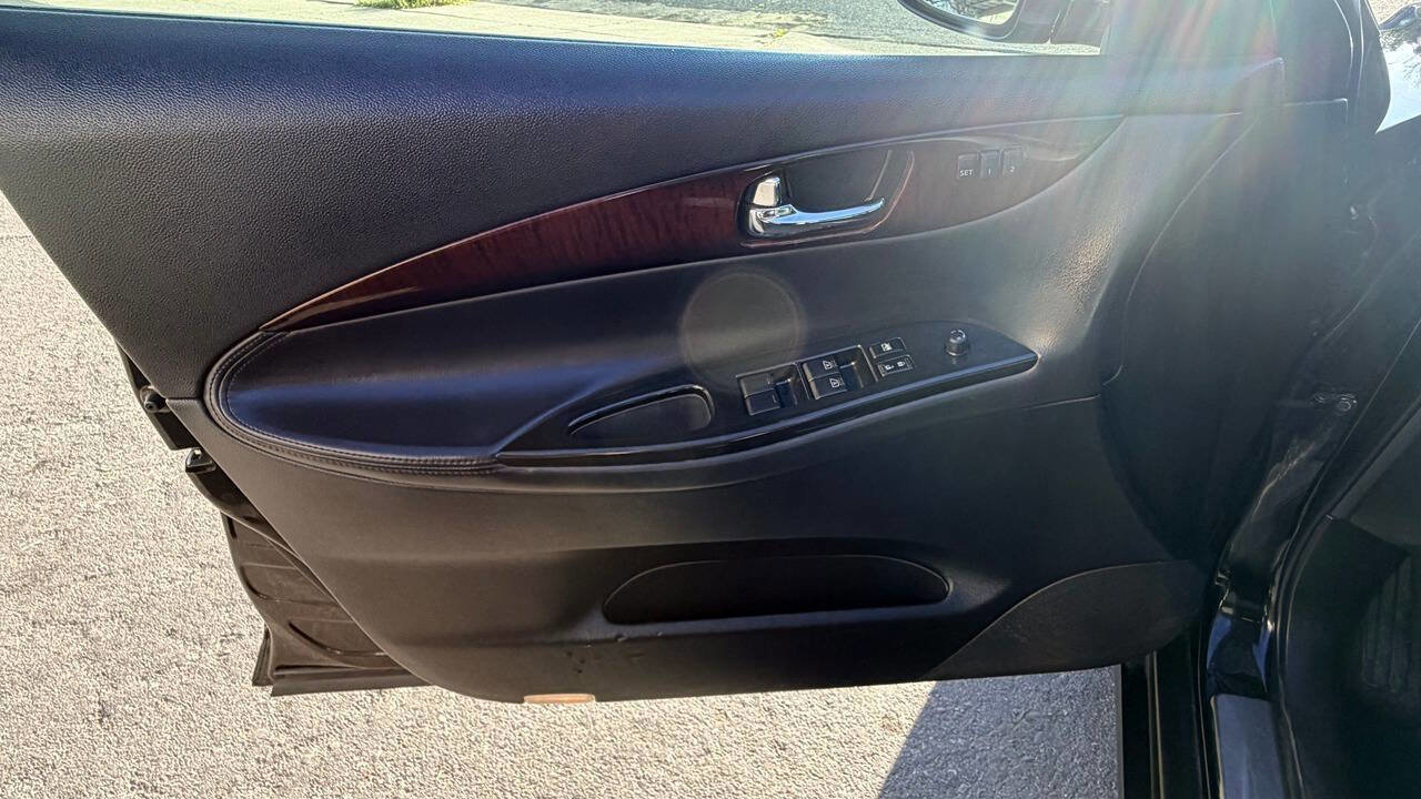 Used 2012 INFINITI EX35 Journey w/ Premium Pkg image 28