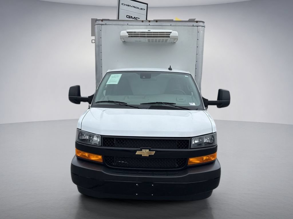 Used 2024 Chevrolet Express 3500 w/ Power Convenience Package RWD image 9