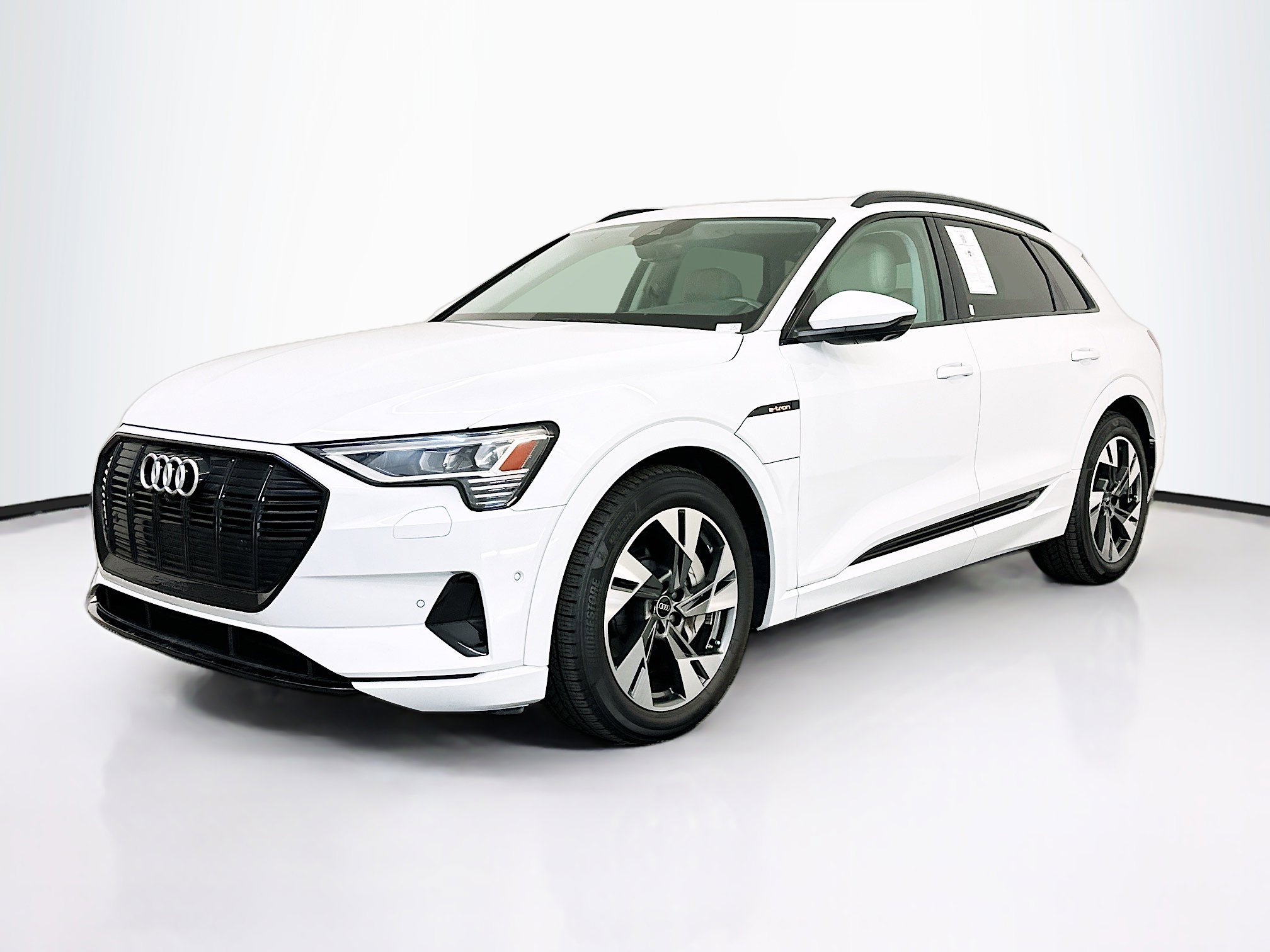 Used 2021 Audi e-tron Premium w/ Convenience Plus Package AWD/4WD image 3