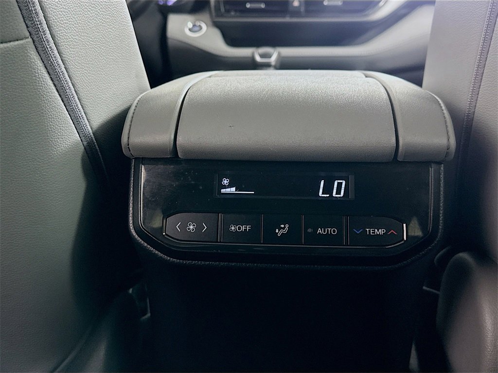 Used 2022 Toyota Highlander Limited image 27