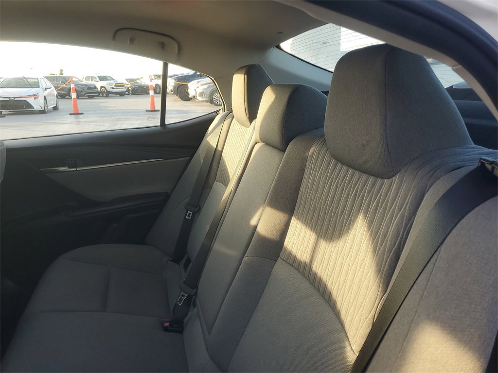 Used 2025 Toyota Camry LE image 12