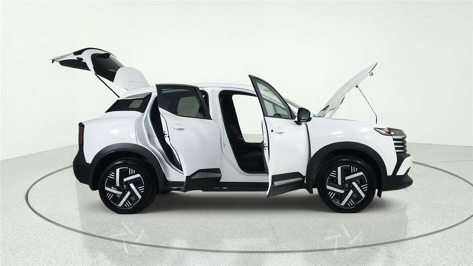 Used 2025 Nissan Kicks SV FWD image 8