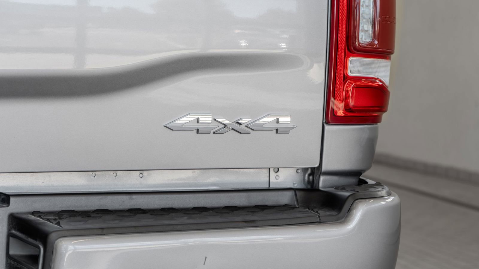 Used 2024 RAM 2500 Laramie w/ Safety Group AWD/4WD image 23