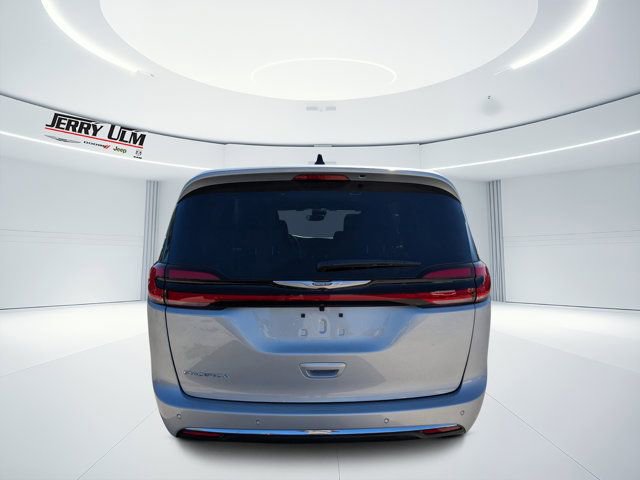 New 2026 Chrysler Pacifica Select FWD image 4
