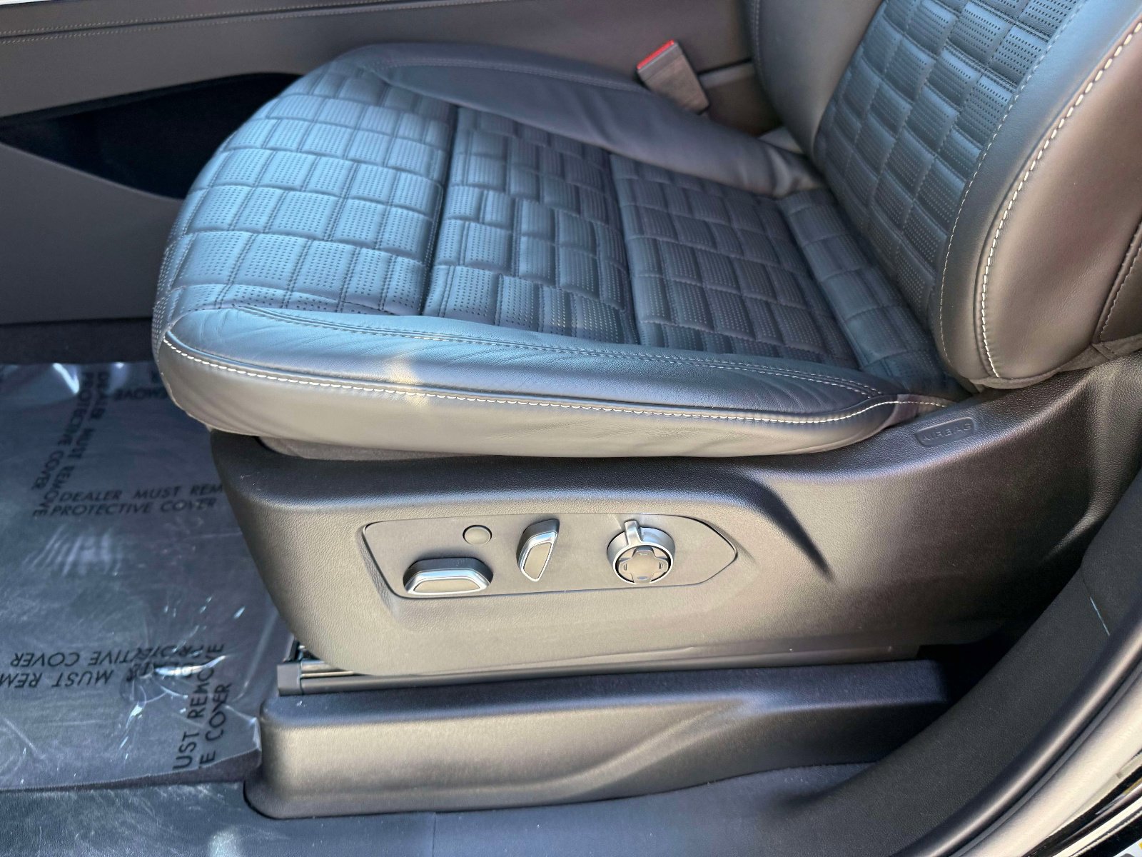 Used 2026 Cadillac Escalade V w/ LPO, ONYX Package image 44